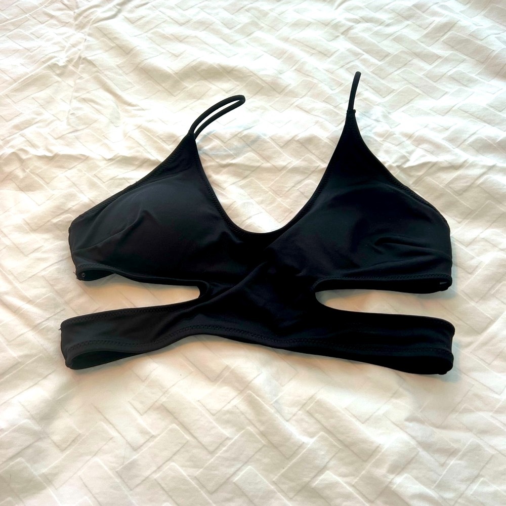 Women’s H&M bikini top
